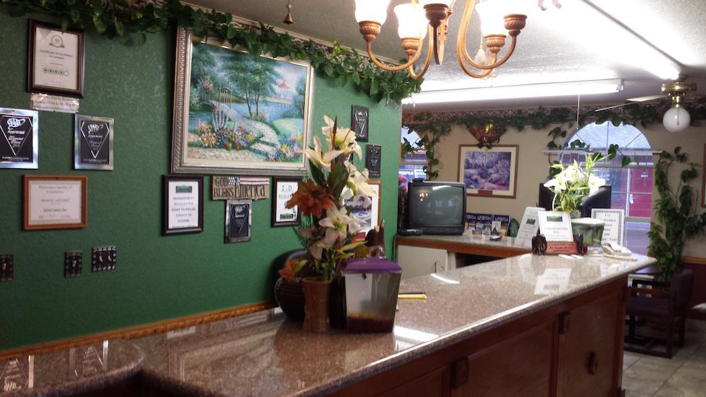Green Country Inn Henryetta Exterior photo
