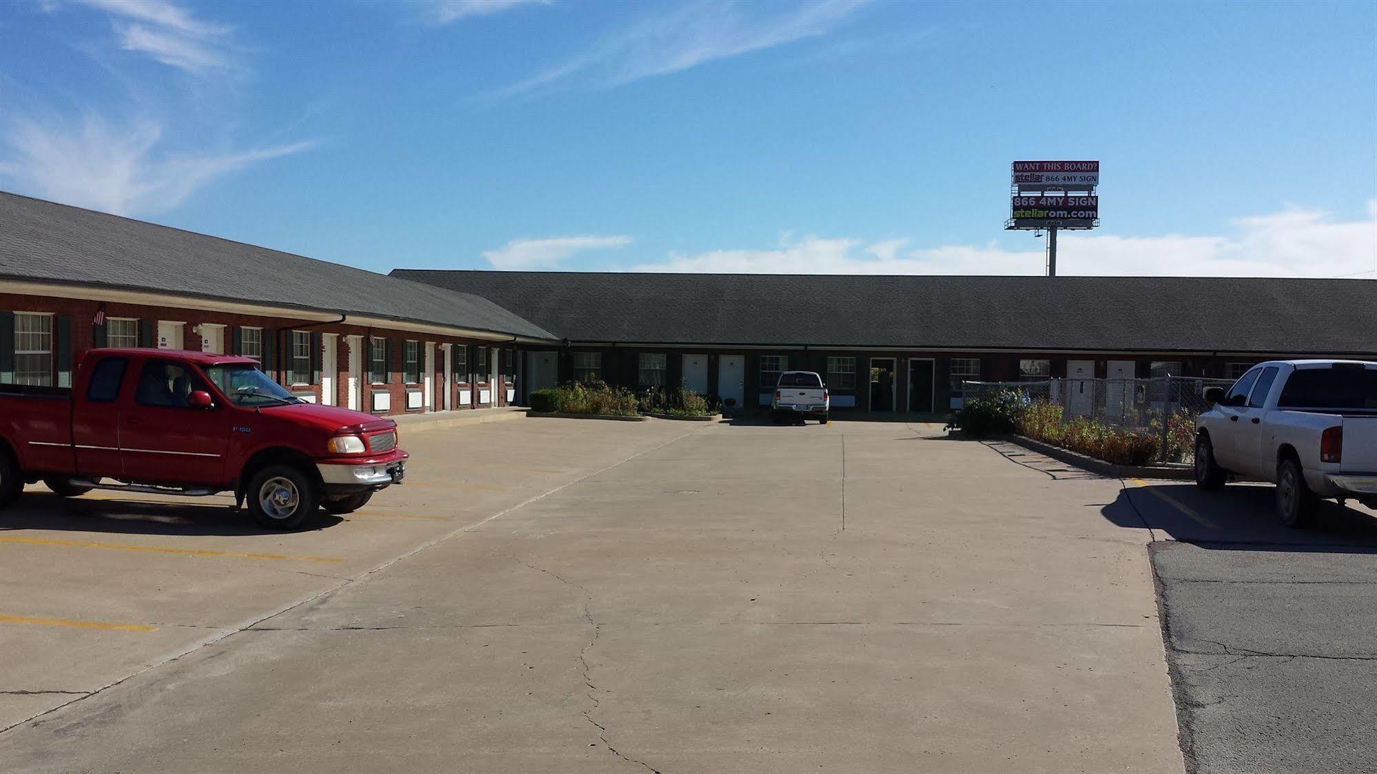 Green Country Inn Henryetta Exterior photo